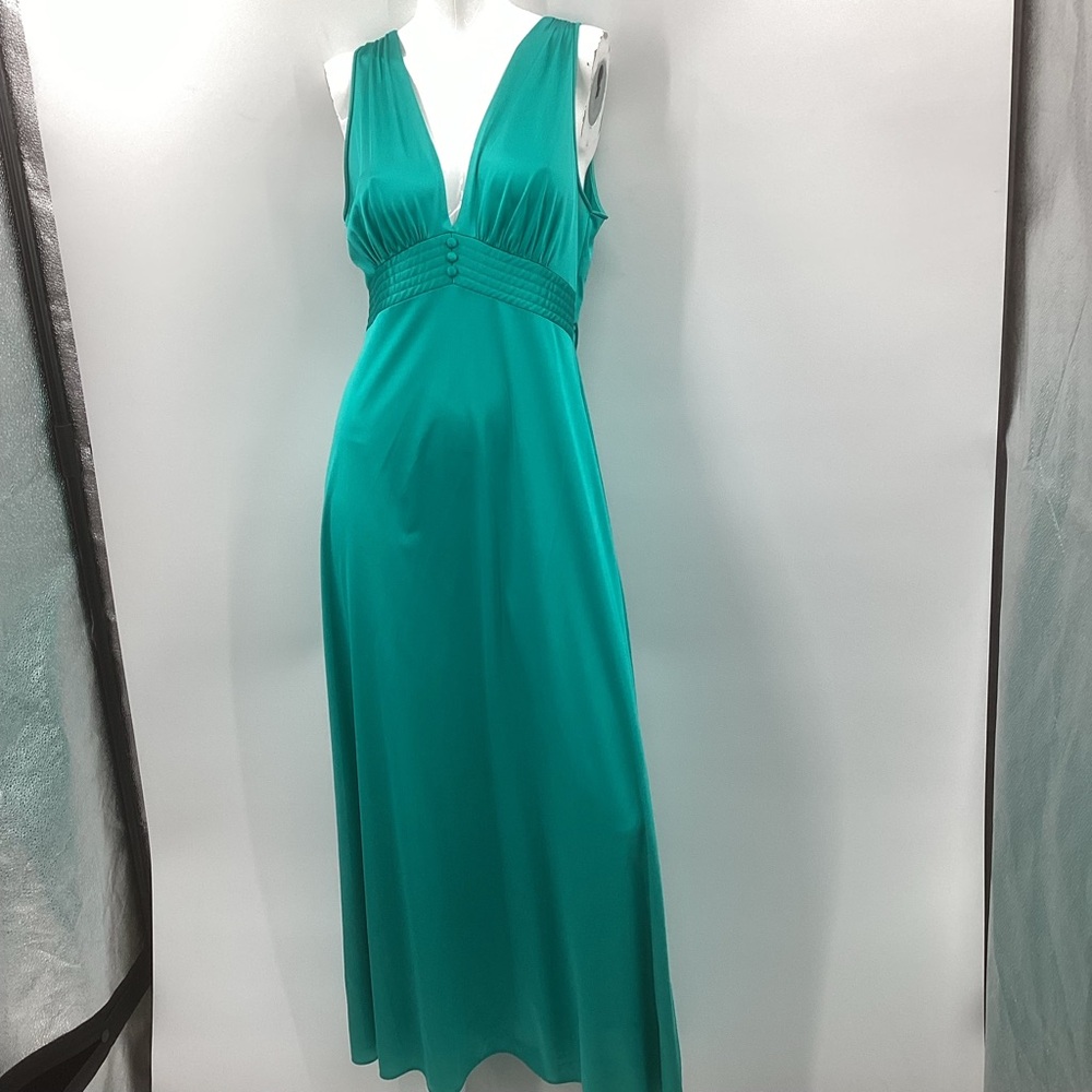 *** Long Nylon Teal Gown *** S